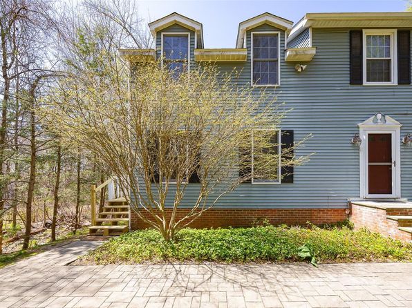 10 Vanessa Ln