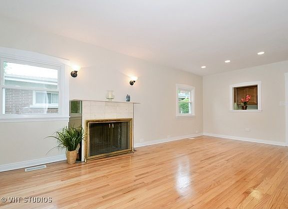3rd image of 9644 Tripp Ave