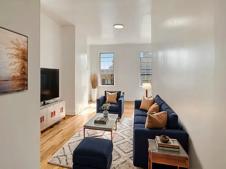 81 N 7th St #3R — Photo 2