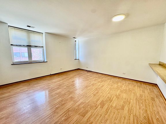 4th image of 2543 S Wallace St #8