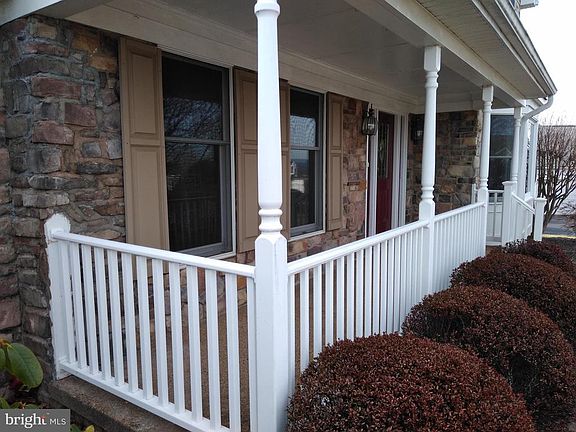 5th image of 132 Menlough Dr