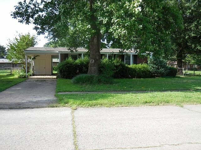 1st image of 118 E Hardin St