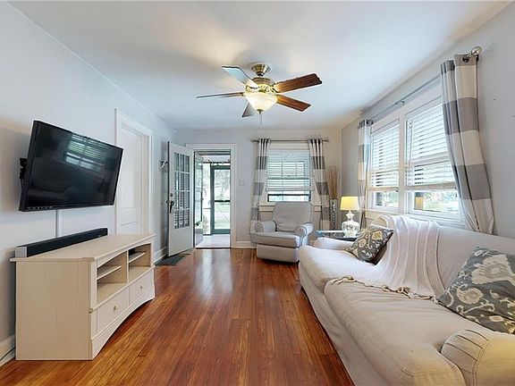 4th image of 4938 Crittenden Ave