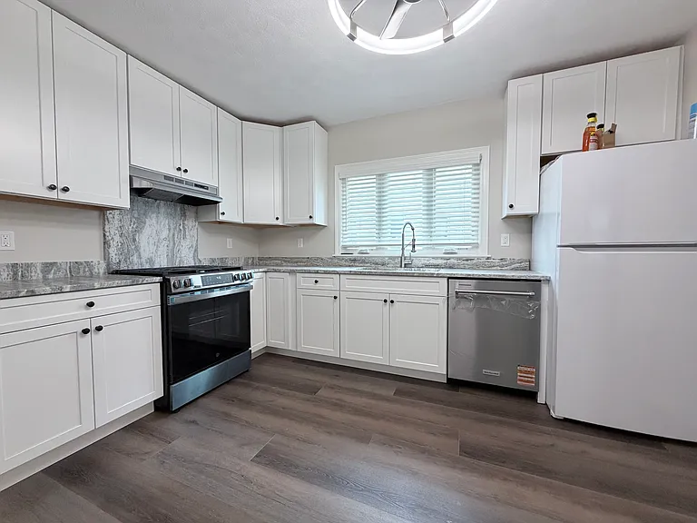 35 Eliot St #35 — Photo 4