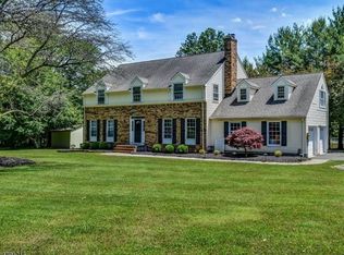 6 High Point Ct, Annandale, NJ 08801