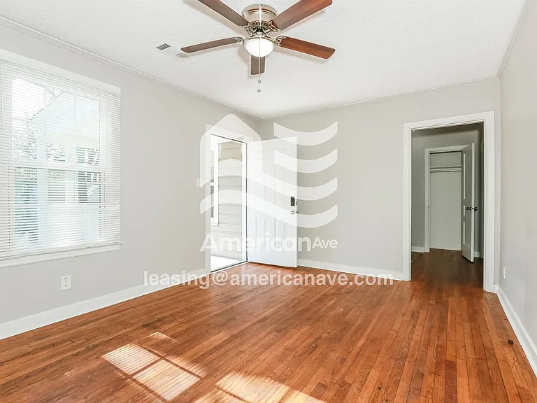 1440724_004_wm_-_living_room_13540112.jpg