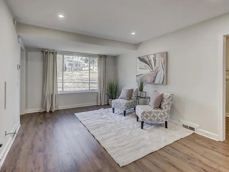 3325 Eastwood Dr — Photo 8