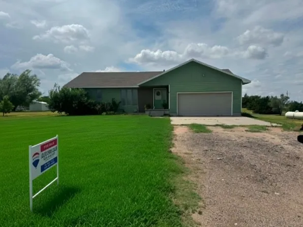 10717 Overland Trl, Dodge City, KS 67801