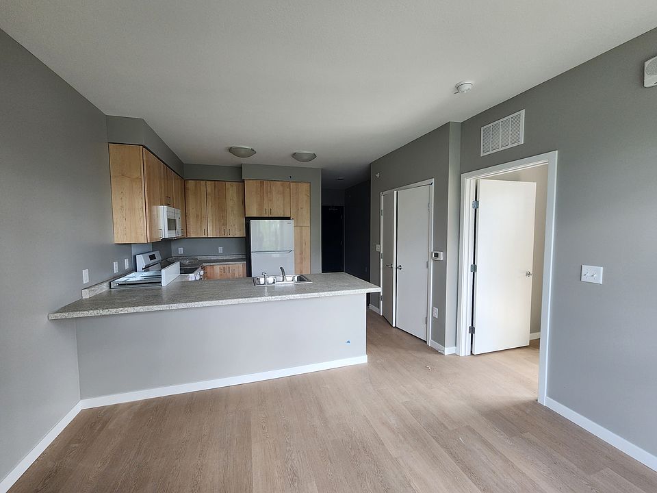 1st image of 1255 Queen Ave N #0e36f1fdc