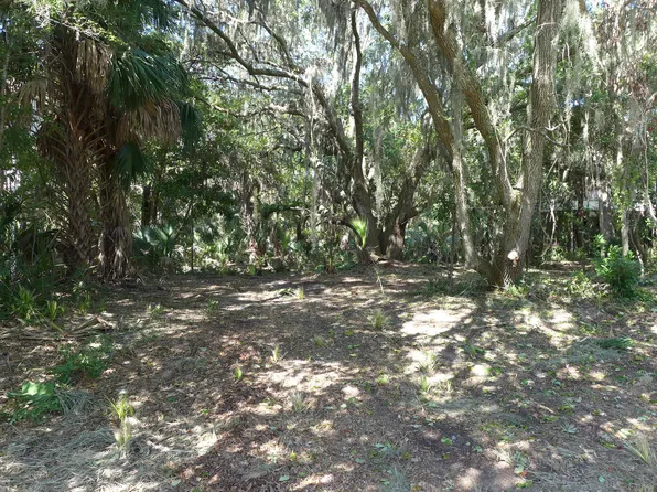 3506 Myrtle St, Edisto Island, SC 29438