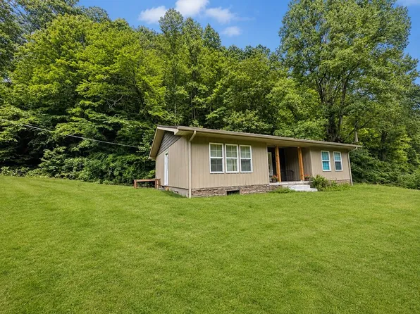 97 Sawyers Rd, Lick Creek, KY 41540