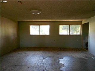 5th image of 2314 NE 109th Ct