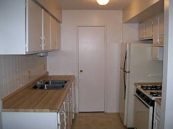 4th image of 7645 Garfield Ct