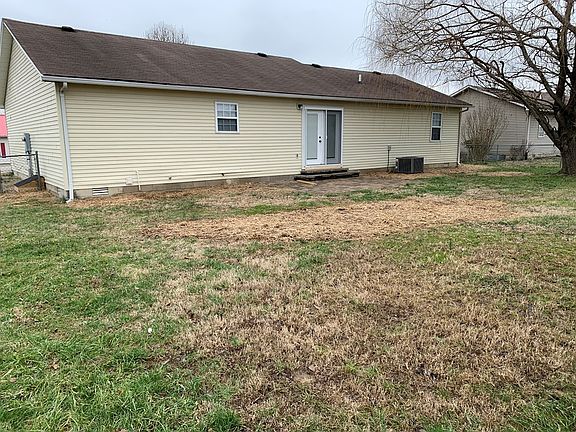 2nd image of 127 Waterford Ln