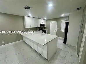 303 NW 7th St #1-2 — Photo 16
