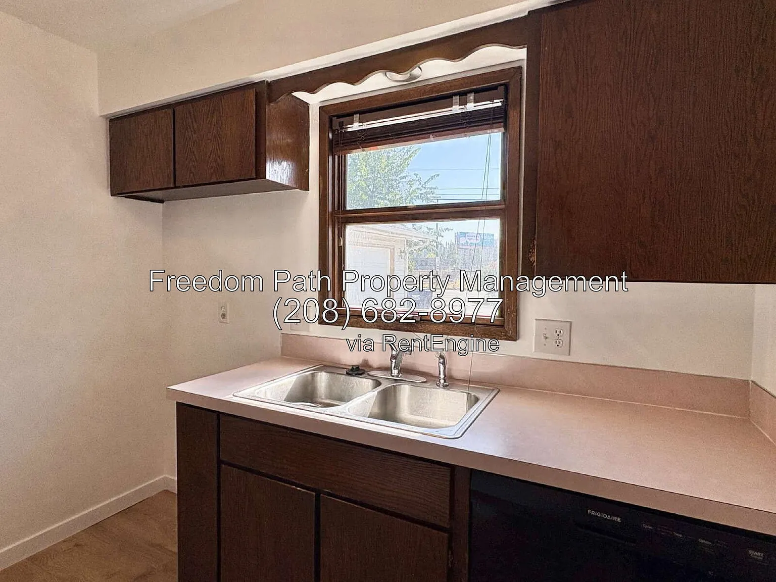 3 bed, 2.0 bath, 1120 sqft, $1,895 — Photo 4