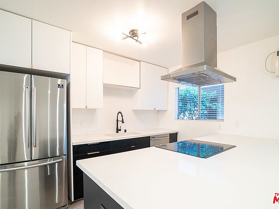 2nd image of 1036 N Genesee Ave APT 6
