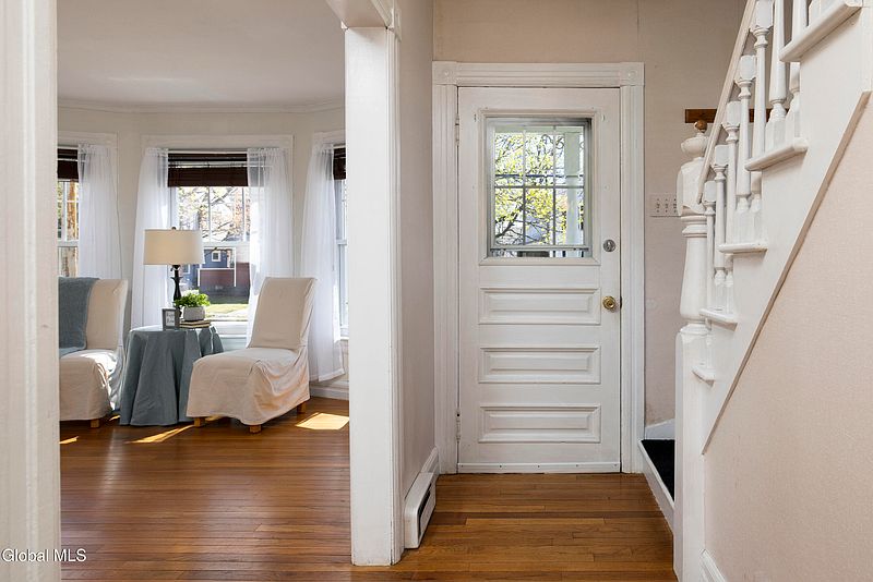 5th image of 33 Sheridan Street