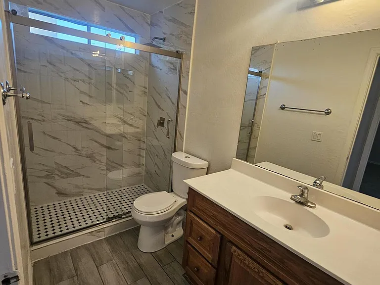 7355 N Black Canyon Hwy #2 — Photo 3