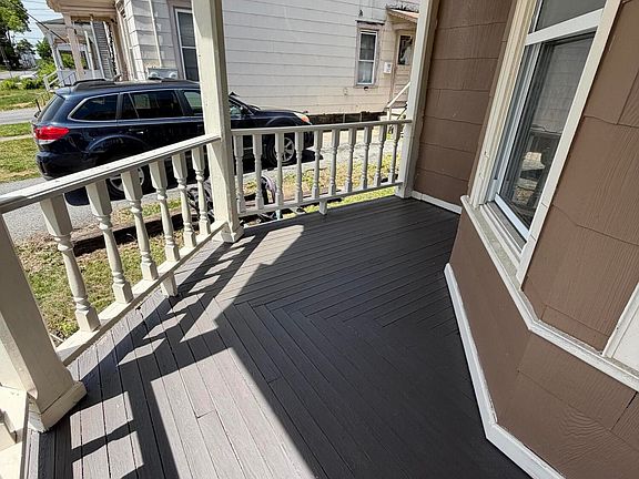 5th image of 53 Maple Street