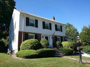 40 Woodard Rd, West Roxbury, MA 02132