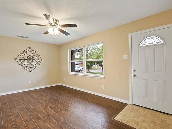 5th image of 436 Woodmont Dr