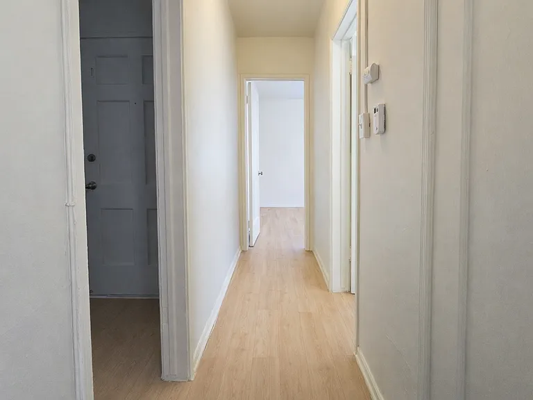 605 Kelton Ave — Photo 51