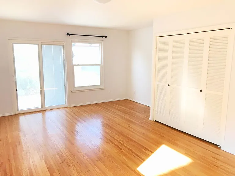 1257 S Cloverdale Ave — Photo 10