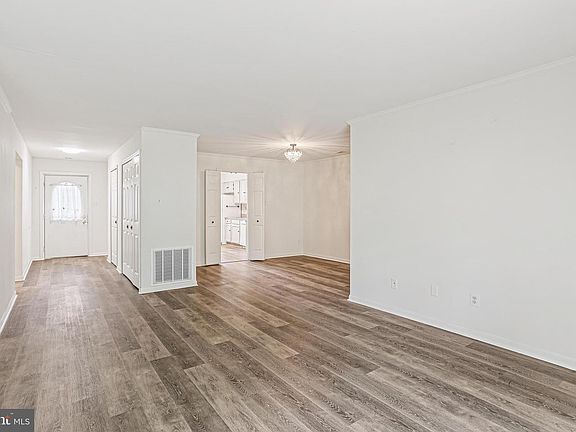 5th image of 10 Kettle Ct #7-6F
