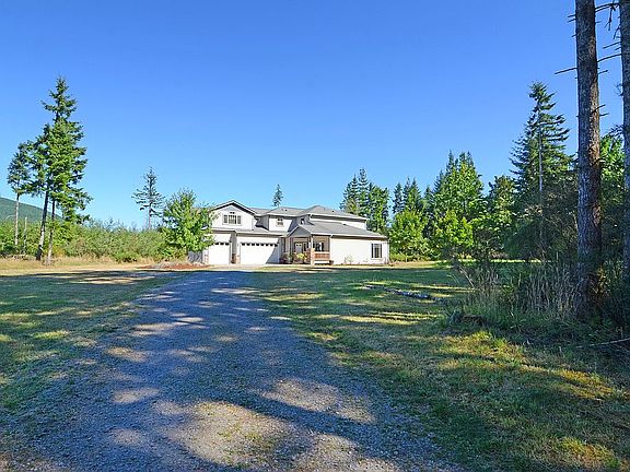 Private retreat on 4.73 acre