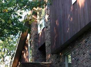 1 Summitt Dr, Dune Acres, IN 46304