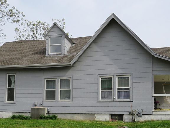 3rd image of 471 S Jefferson Ave