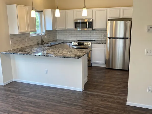 102-112 Wind Stone Dr, Madison, WI 53718