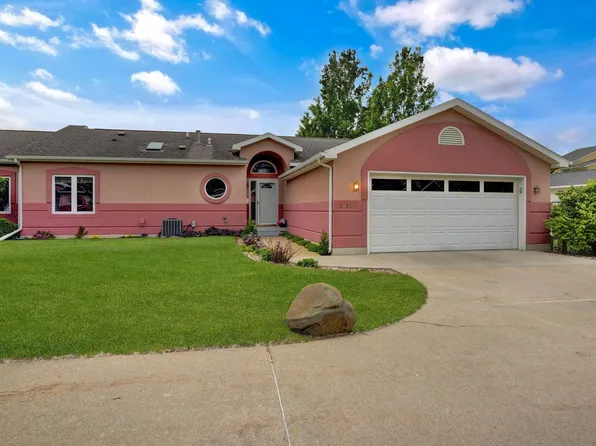 1813 W 18th St APT B, Cedar Falls, IA 50613