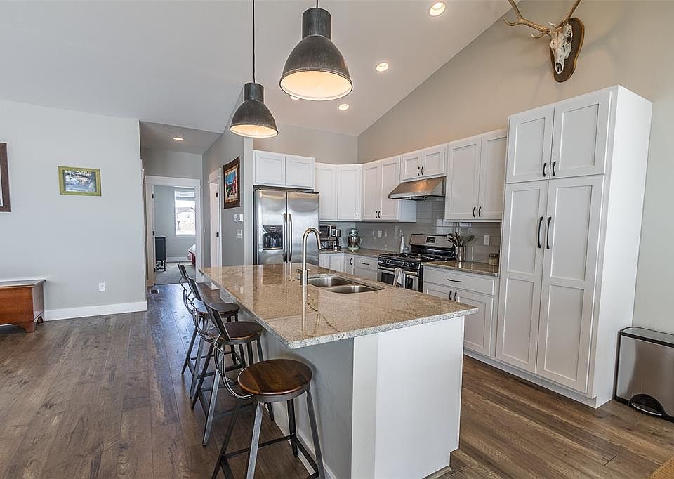 1st image of 1535 Powers Blvd