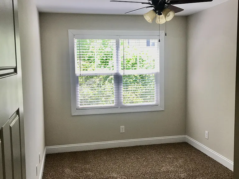 215 Capstone Dr — Photo 21