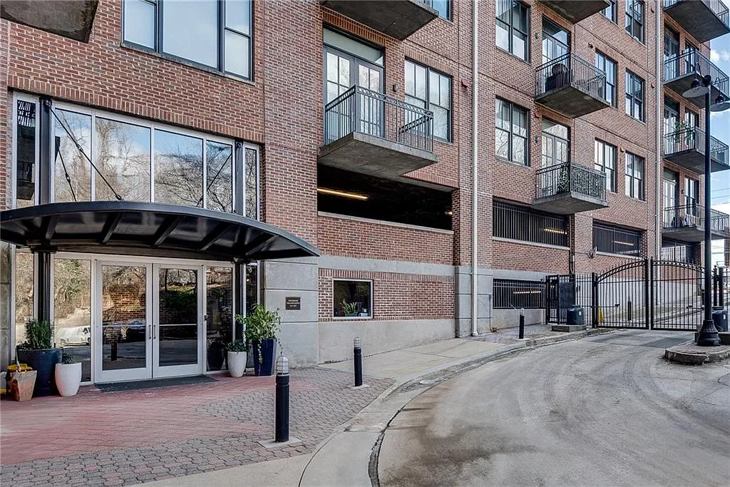 1 bed, 1.5 bath, 1230 sqft, $3,500 — Photo 2