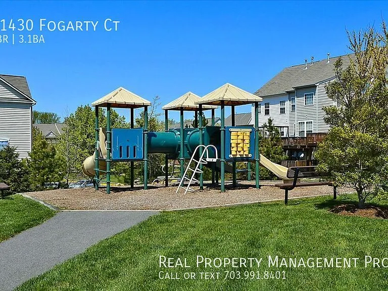 11430 Fogarty Ct — Photo 24