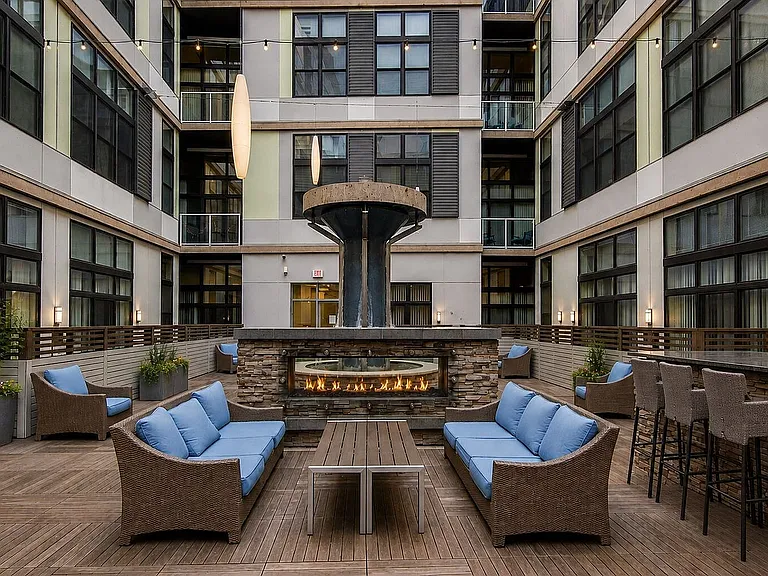 520 Park Avenue — Photo 15