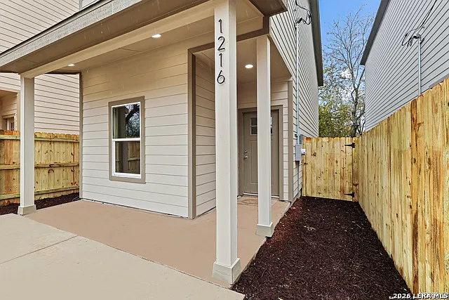 3 bed, 2.0 bath, 1200 sqft, $1,850 — Photo 2