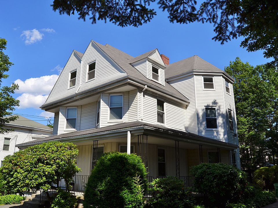 1st image of 522 Watertown St