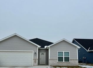 2040 Glastonbury Row, Fort Wayne, IN 46819