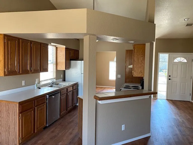 3372 W Yale St — Photo 3