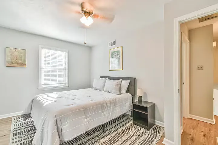 1125 Amber Rdg SW #1