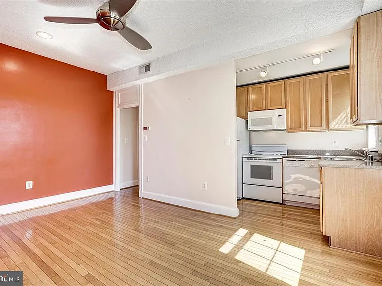 1401 Columbia Rd NW #215 — Photo 8