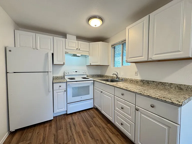 301 Apartments in the heart of Beacon Hill — Photo 23