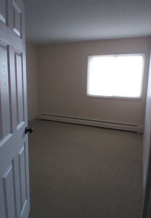 1st image of 1005 Glen Place Dr #B06