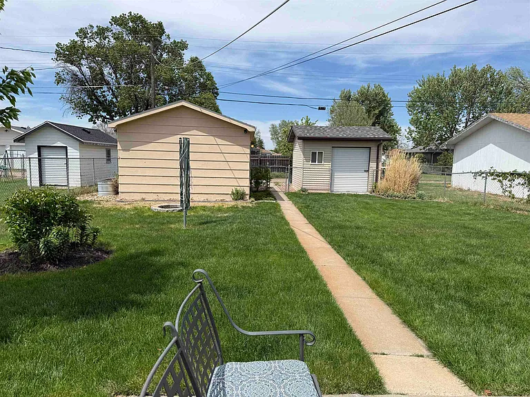 2207 Anna Ave — Photo 14