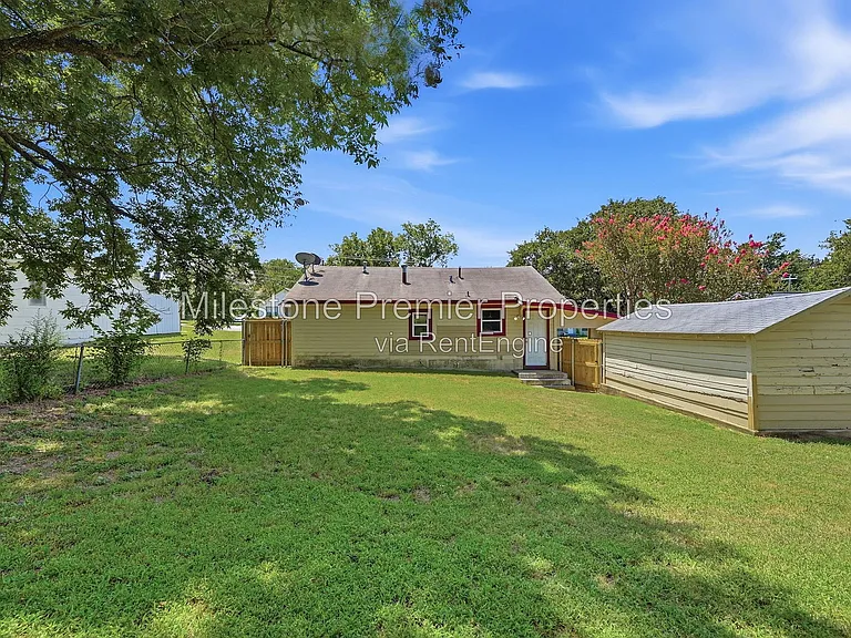 1107 W Hanna St — Photo 18