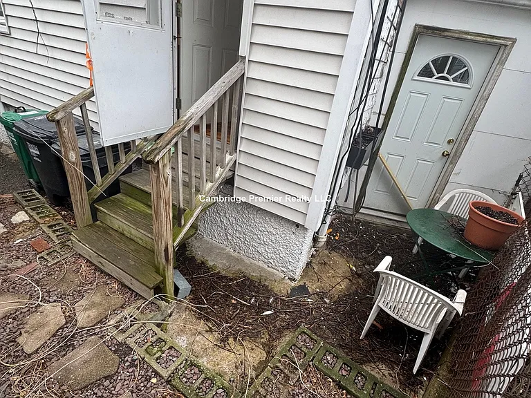 291 Columbia St #B — Photo 9
